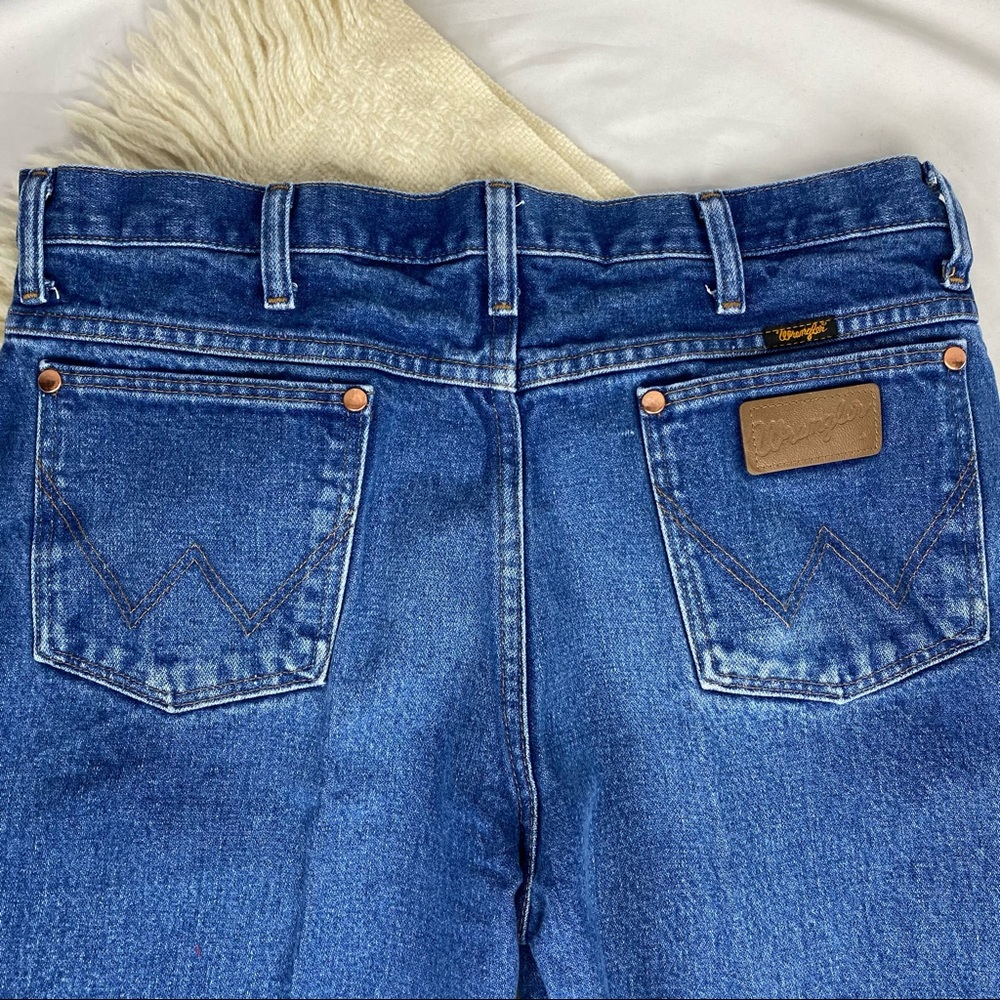 SOLD Wrangler light/medium wash denim sz 34” - Picture 10 of 12